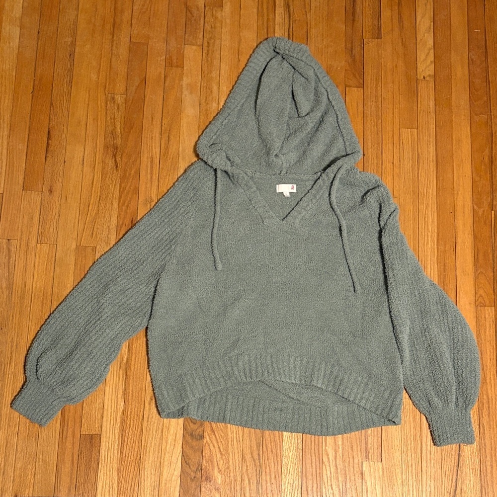 SO Hooded V-Neck Sweater in Sage